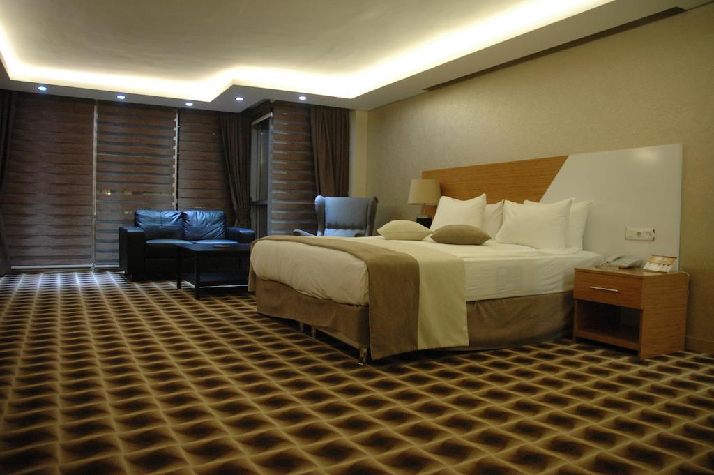 Way Hotel อิซมีร์ ภายนอก รูปภาพ