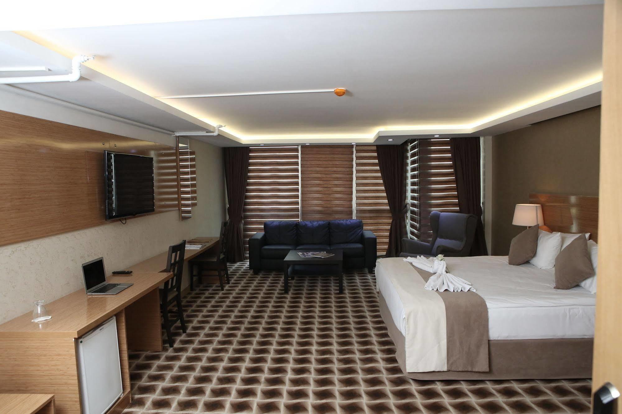 Way Hotel อิซมีร์ ภายนอก รูปภาพ